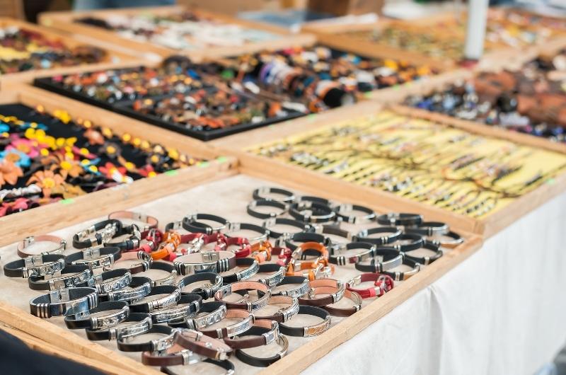 How to Find the Best Bracelet Wholesale Suppliers and Hair Accessories Manufacturers